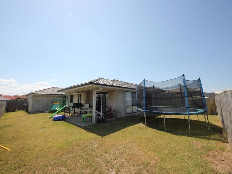 8 Marasco Crescent, Dakabin QLD 4503
