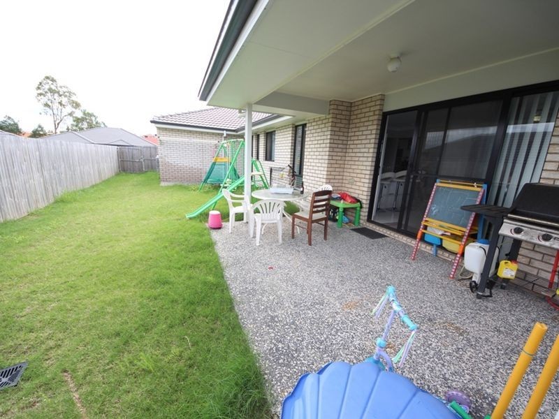 8 Marasco Crescent, Dakabin QLD 4503