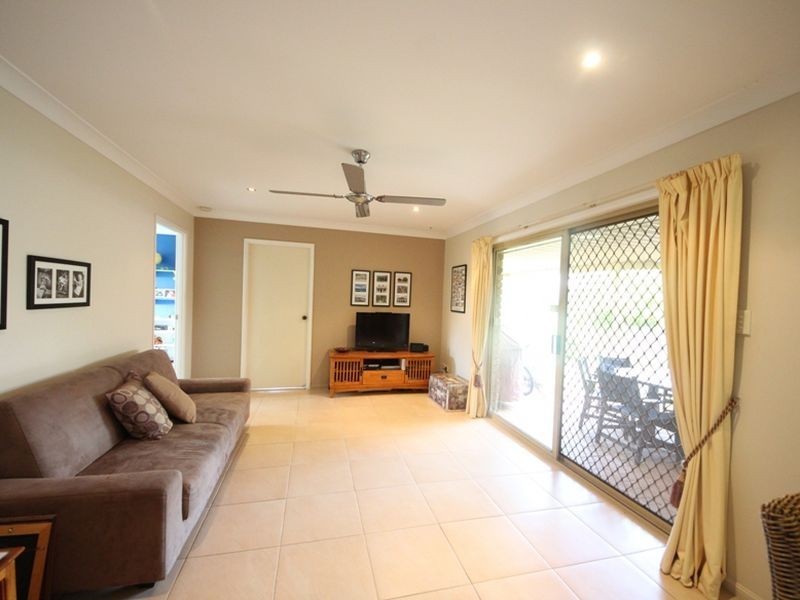 12 Pandanus Court, Kallangur QLD 4503