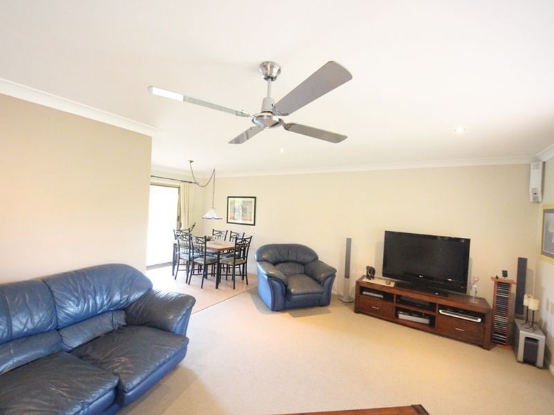 12 Pandanus Court, Kallangur QLD 4503