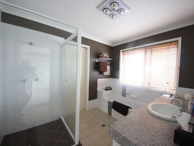 12 Pandanus Court, Kallangur QLD 4503