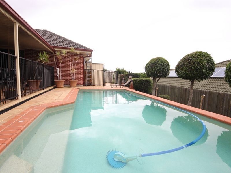 76 Castle Hill Drive, Murrumba Downs QLD 4503