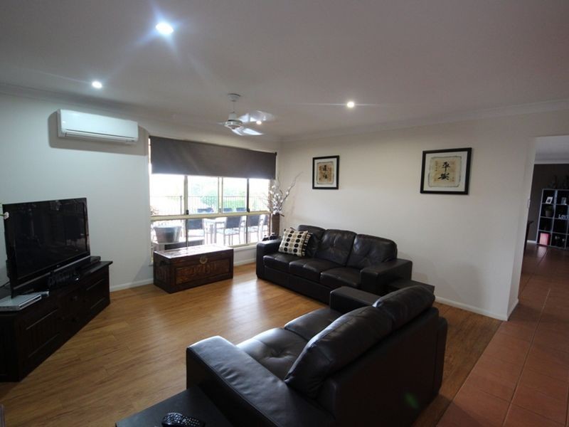 76 Castle Hill Drive, Murrumba Downs QLD 4503