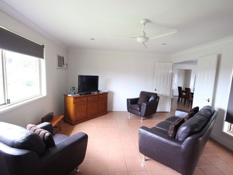 76 Castle Hill Drive, Murrumba Downs QLD 4503