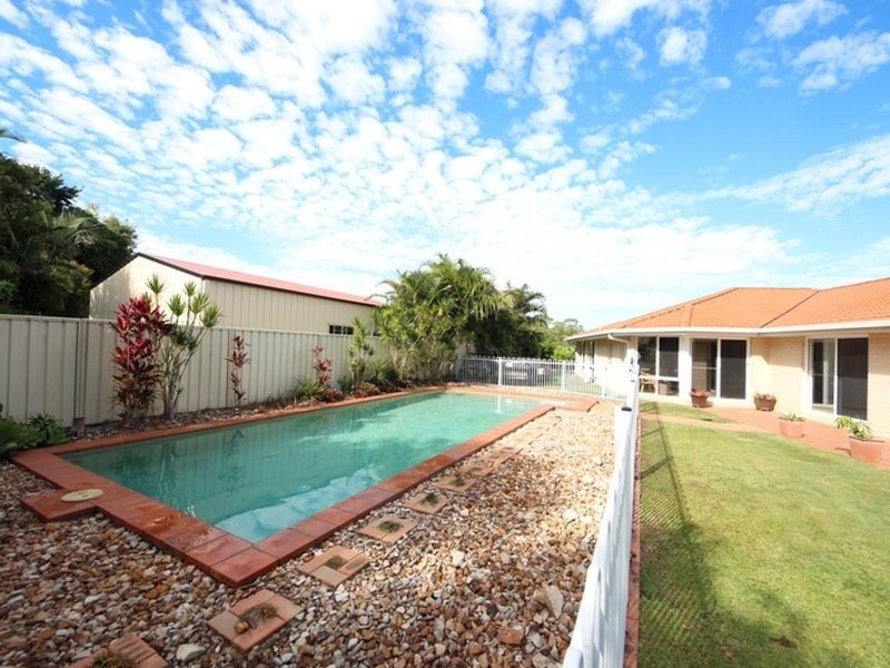 5 Sundoes Court, Kallangur QLD 4503