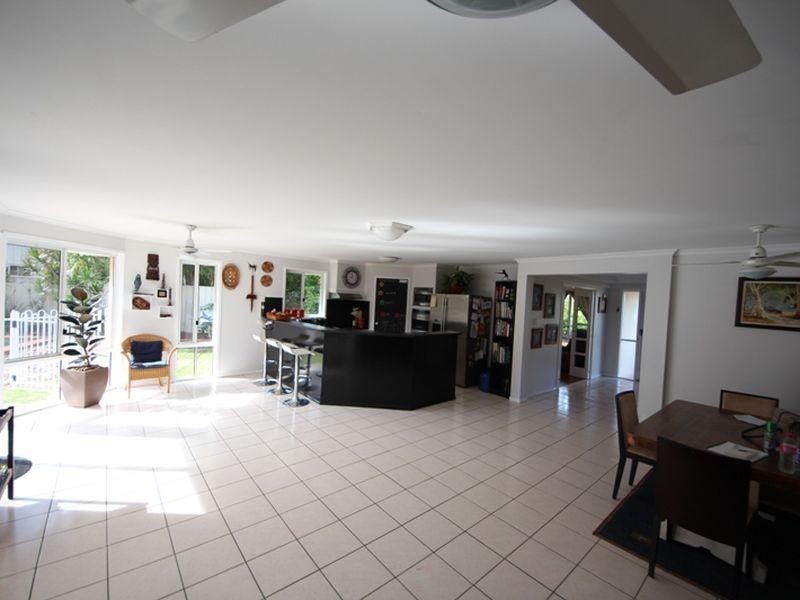 5 Sundoes Court, Kallangur QLD 4503