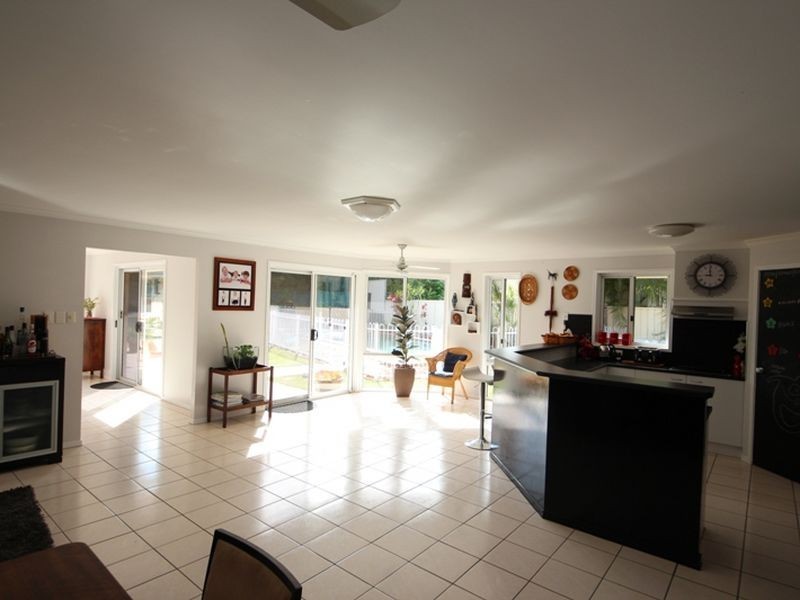 5 Sundoes Court, Kallangur QLD 4503