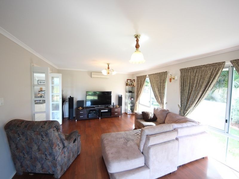 5 Sundoes Court, Kallangur QLD 4503