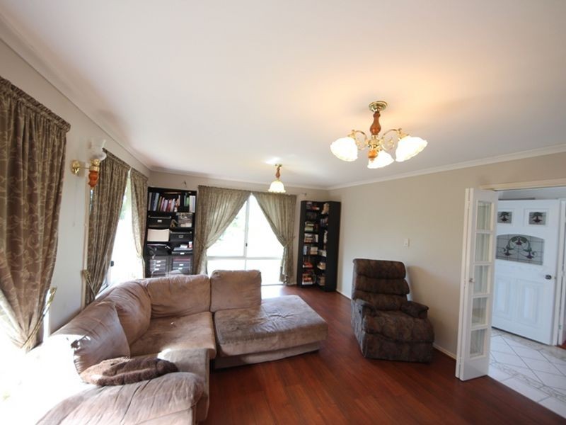 5 Sundoes Court, Kallangur QLD 4503