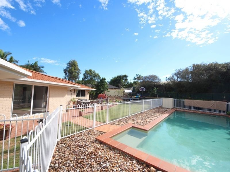 5 Sundoes Court, Kallangur QLD 4503