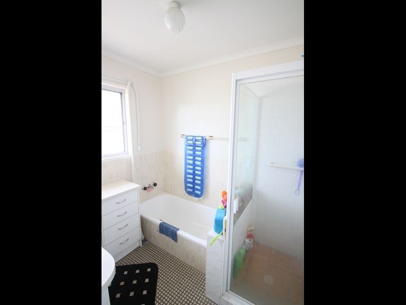 8 Sheehan Street, Kallangur QLD 4503