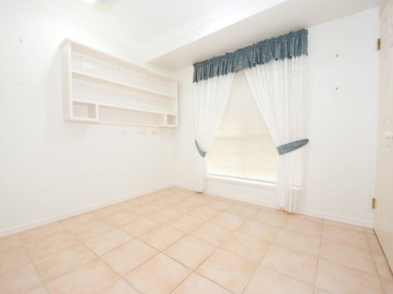 8 Mohr Court, Petrie QLD 4502