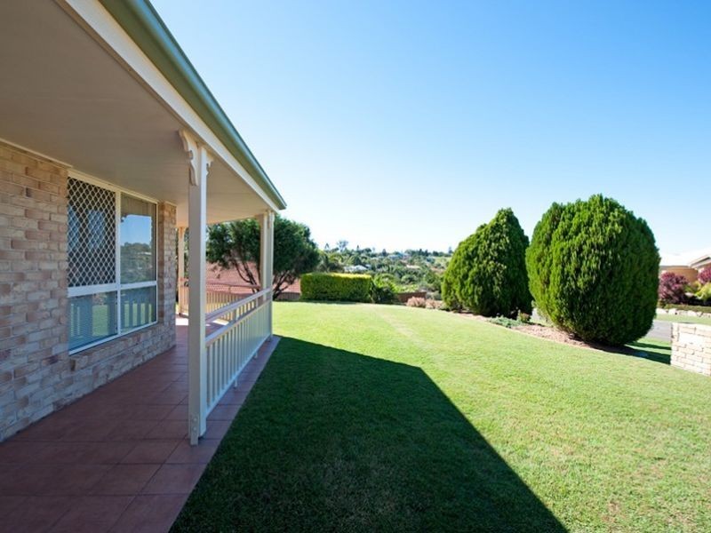 8 Mohr Court, Petrie QLD 4502