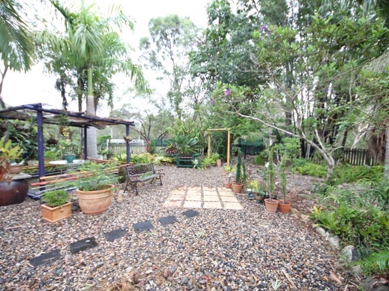 7 Theten Court, Kallangur QLD 4503