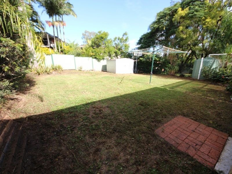 10 Woodlands Avenue, Petrie QLD 4502
