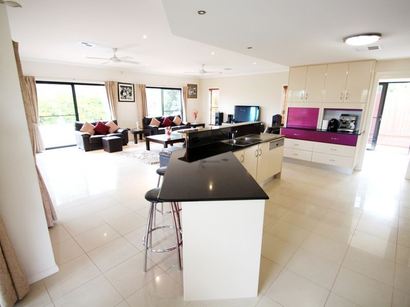 North Lakes QLD 4509