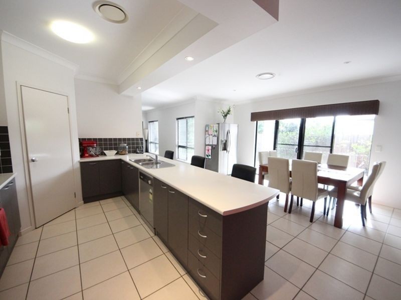 1 Douglas Circuit, North Lakes QLD 4509