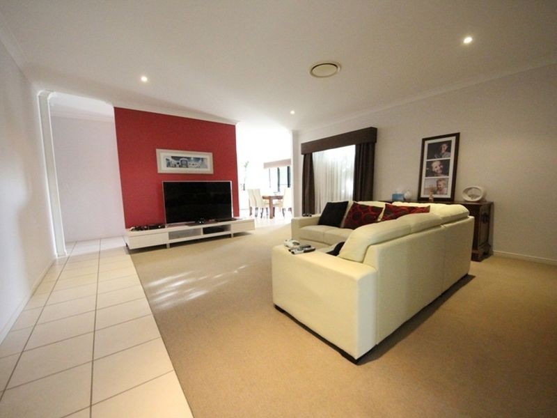 1 Douglas Circuit, North Lakes QLD 4509