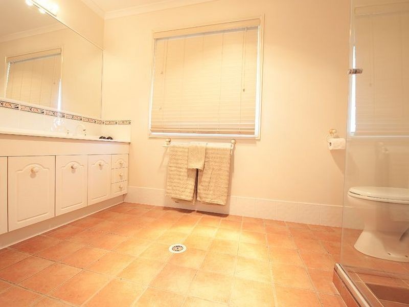 6 Bromely Close, Murrumba Downs QLD 4503