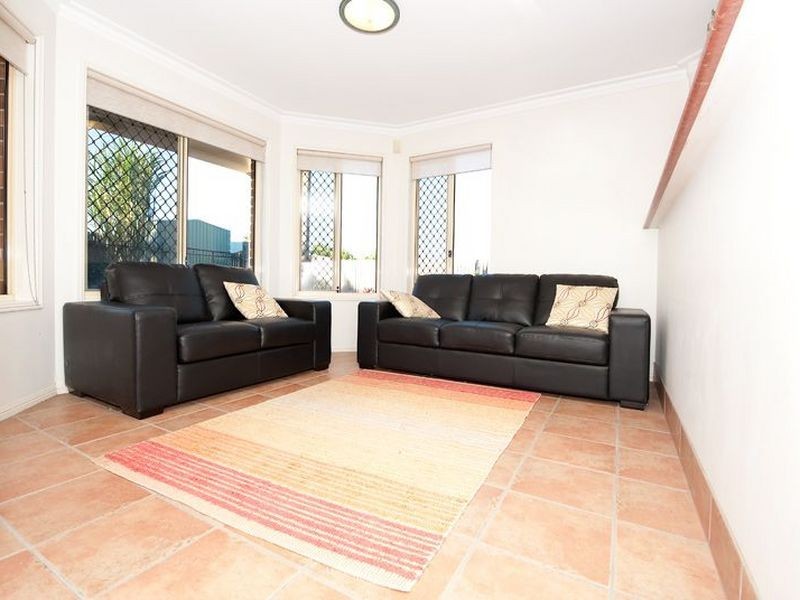 6 Bromely Close, Murrumba Downs QLD 4503