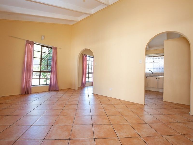 11 Jillian Street, Kallangur QLD 4503