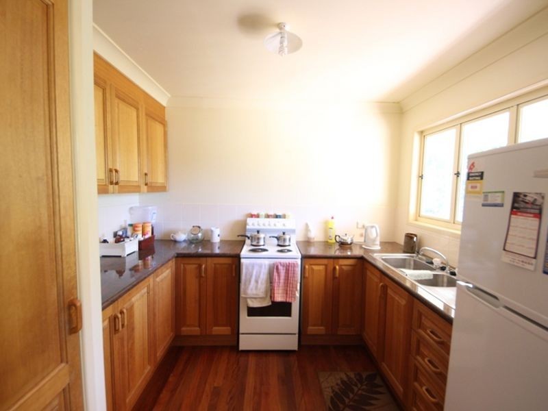 18 Jenelle Street, Kallangur QLD 4503