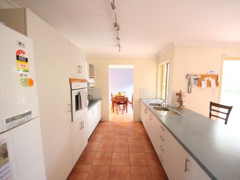 8 Magnolia Drive, Kallangur QLD 4503