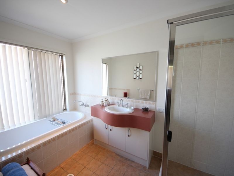 7 Links Crescent, Joyner QLD 4500