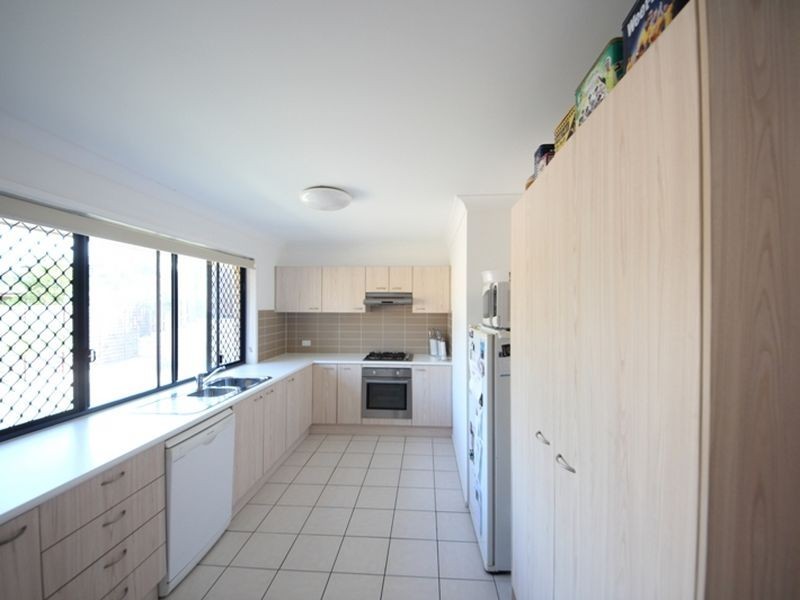 16 Melissa Court, Kallangur QLD 4503