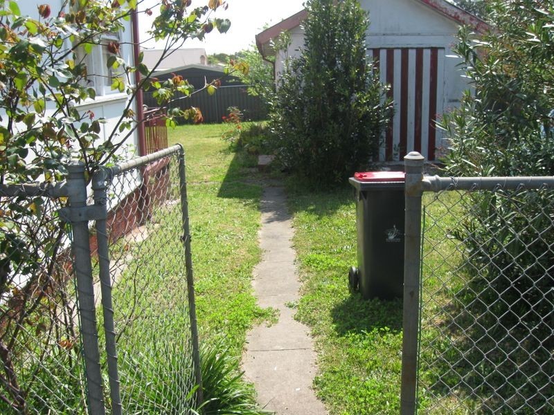 6 Russell Street, Greenacre NSW 2190