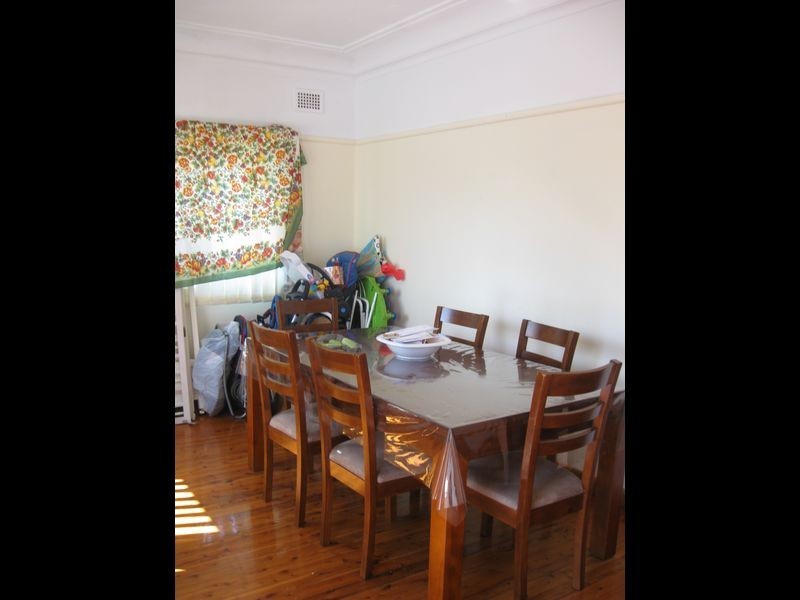 6 Russell Street, Greenacre NSW 2190