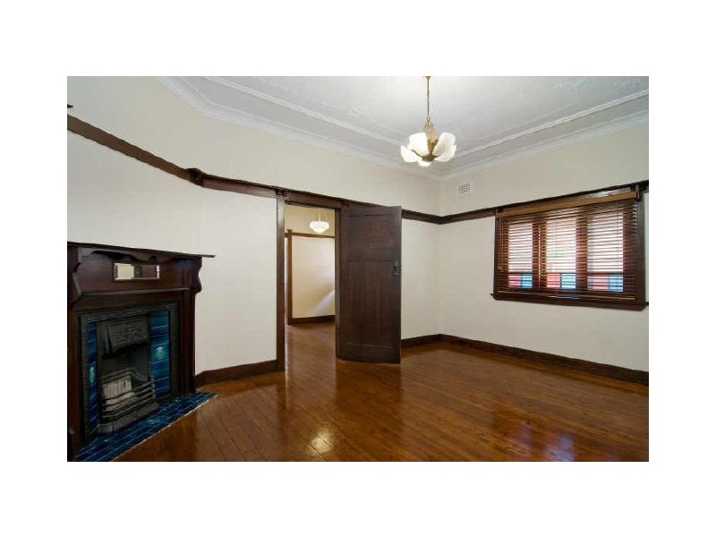 5 Pine St, Marrickville NSW 2204