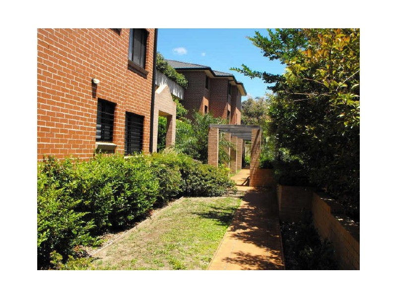 15/6-10 Myra Rd, Dulwich Hill NSW 2203