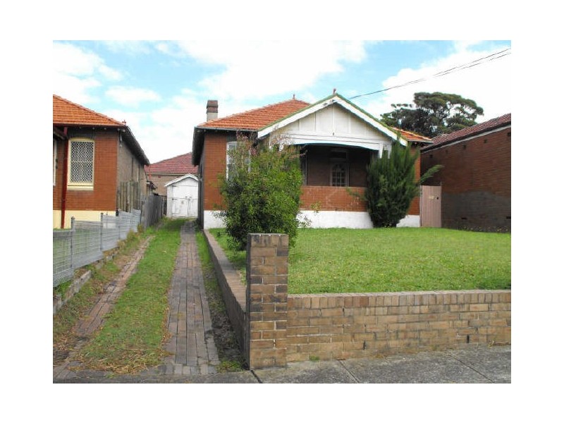 4 Pine St, Marrickville NSW 2204