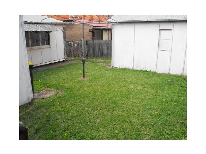 4 Pine St, Marrickville NSW 2204