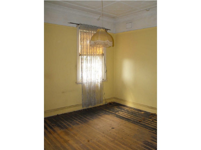 4 Pine St, Marrickville NSW 2204