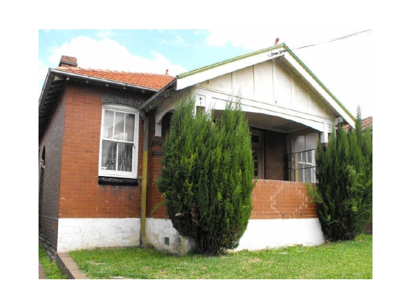 4 Pine St, Marrickville NSW 2204