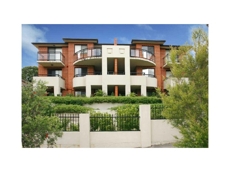 18/6-10 Myra Rd, Dulwich Hill NSW 2203
