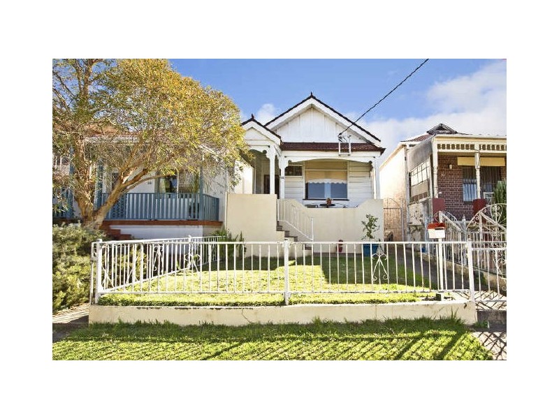 32 Starkey St, Hurlstone Park NSW 2193