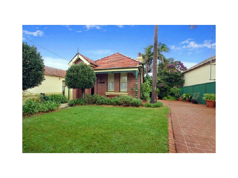 137 Duntroon St, Hurlstone Park NSW 2193
