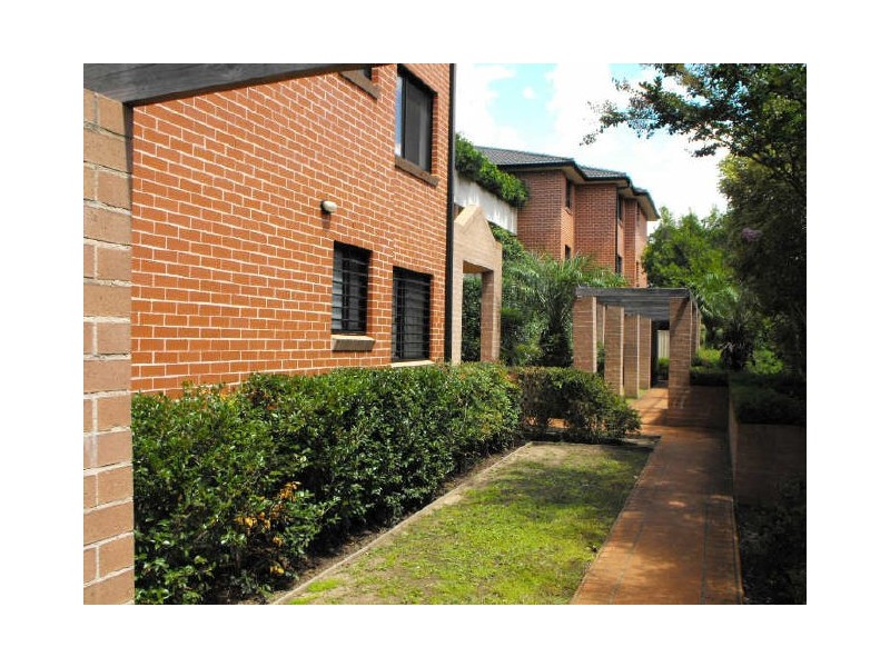 17/6-10 Myra Rd, Dulwich Hill NSW 2203
