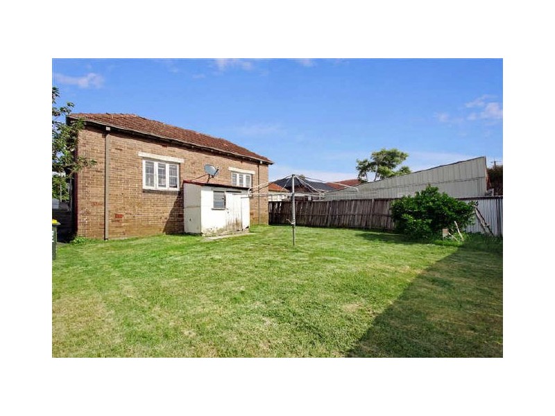 27 Leofrene Ave, Marrickville NSW 2204