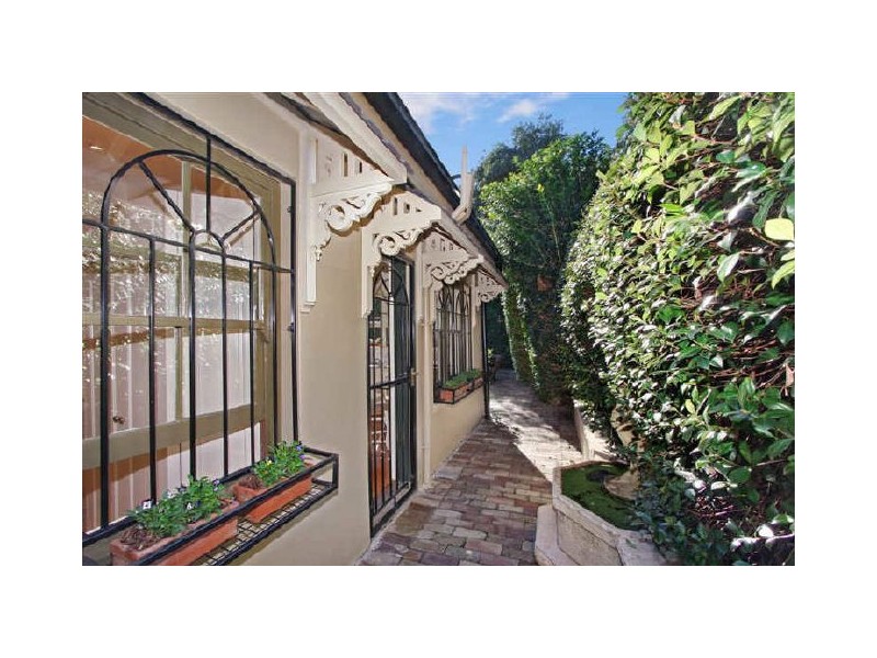 26 Dulwich St, Dulwich Hill NSW 2203