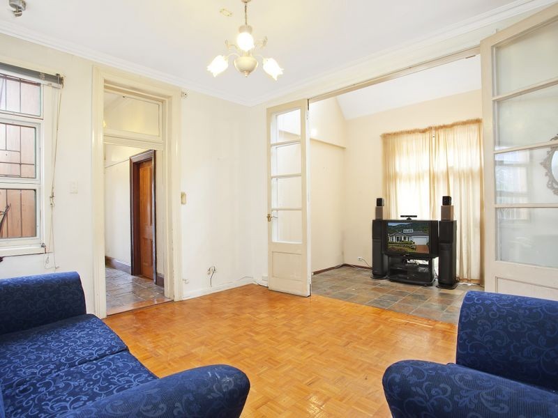 95 Windsor Rd, Dulwich Hill NSW 2203