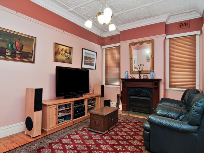 6 Cary Street, Marrickville NSW 2204