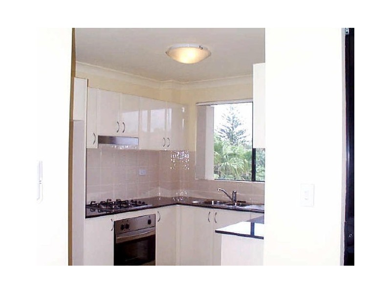 18/6-10 Myra Rd, Dulwich Hill NSW 2203