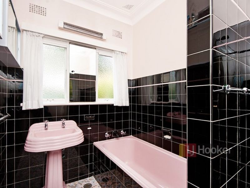 1 Kresser Grove, Canterbury NSW 2193