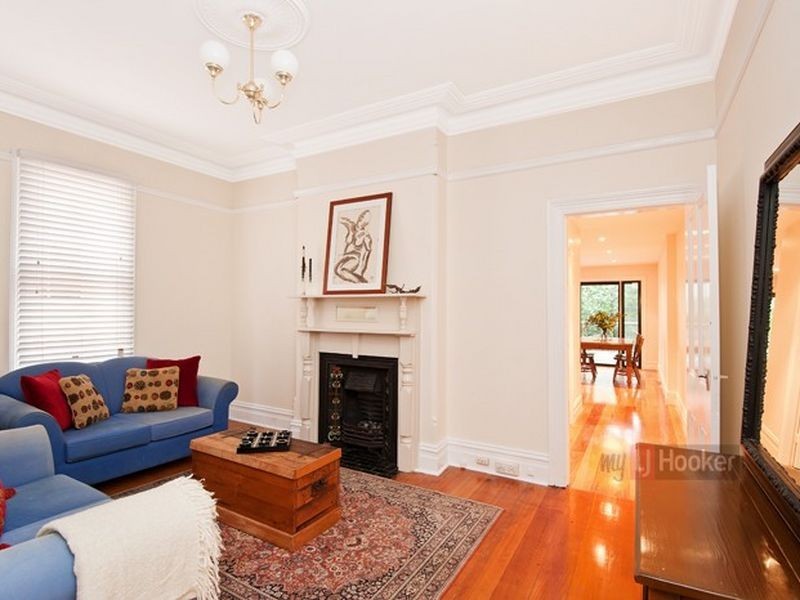 34 Beach Rd, Dulwich Hill NSW 2203