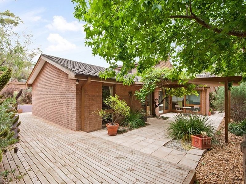 6 Glenora Road, Yarrawarrah NSW 2233