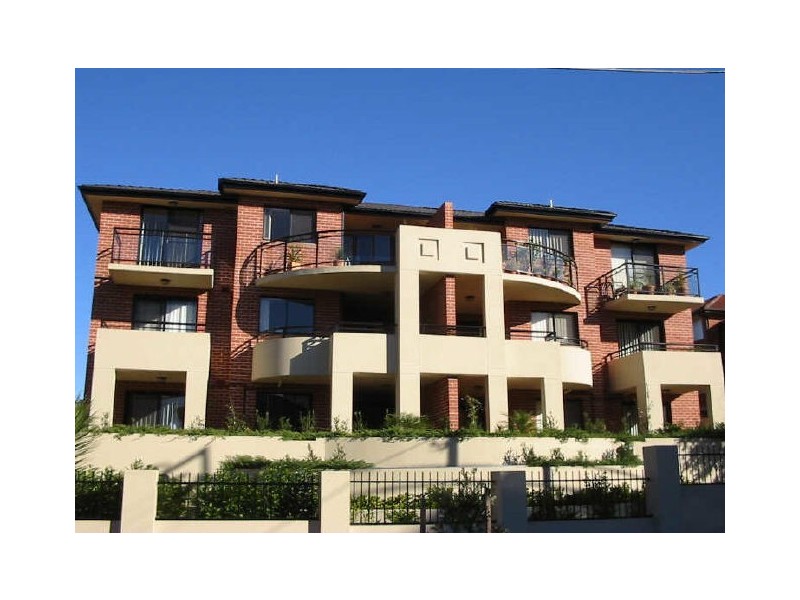 17/6-10 Myra Rd, Dulwich Hill NSW 2203